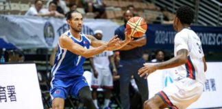 Strong Group Athletics-Pilipinas’ Jordan Heading passes the ball to a teammate as a defender looks on. PHOTO COURTESY OF STRONG GROUP ATHLETICS