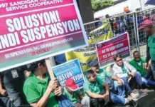 Marchers join a unity walk of transport groups supporting the Public Transport Modernization Program as they hold a rally program on Mendiola bridge in Manila on August 5, 2024. JONATHAN CELLONA/ABS-CBN NEWS PHOTO