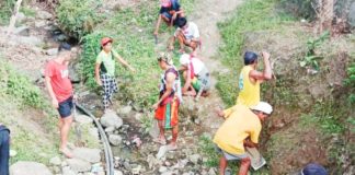 Residents of Lambunao, Iloilo joined the cleanup drive against dengue initiated by the town’s Sangguniang Kabataan Federation on Thursday, August 15. SK FEDERATION OF LAMBUNAO PHOTOS