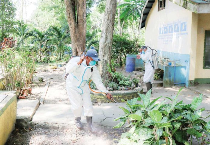 front_pic_resized The local government of Anilao in Iloilo conducts misting in schools to prevent the spread of dengue. As of August 10, the town has recorded 58 dengue cases. LEE ANN DEBUQUE/FACEBOOK PHOTO