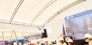 Mayor Alfredo Abelardo Benitez leads the groundbreaking ceremony for the P223-million rehabilitation of the old Bacolod city hall on Luzuriaga-Araneta Streets, Barangay 13 on Tuesday, August 6. MAE SINGUAY/PN