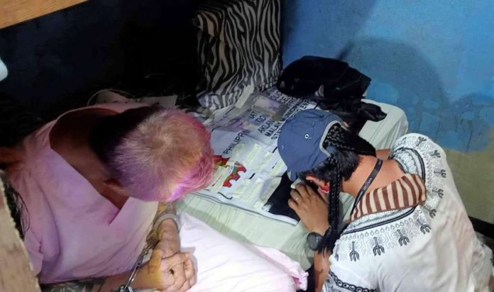 hairstylist_falls_resized A hairstylist from Iloilo City landed in jail after he sold a suspected shabu to a police poseur buyer in Barangay Balabag, Malay, Aklan on Thursday, August 2. ENERGY FM 107.7 KALIBO PHOTO