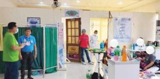 Gov. Arthur Defensor Jr. checks the Dr. Ricardo Y. Ladrido Memorial Hospital in Lambunao, Iloilo amid a surge in dengue cases across the province. The hospital currently has 17 dengue in-patients. As of August 17, Lambunao recorded 216 cases with one death. PHOTO FROM BALITA HALIN SA KAPITOLYO