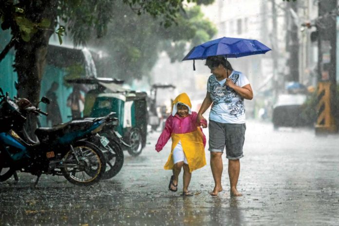 raincoat_resized In some samples bought from stores in Metro Manila, an environmental watchdog has found cadmium, a toxic chemical. INQUIRER FILE PHOTO