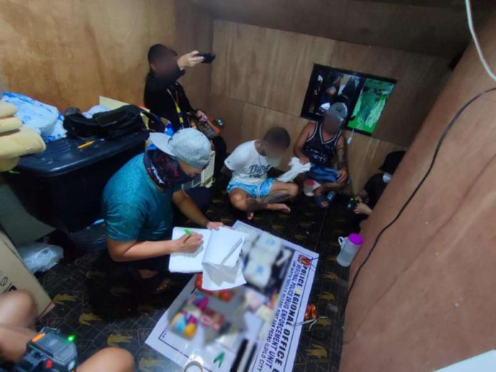 shabu_resized A high-value suspect and two others yielded around six kilograms of suspected shabu valued at approximately P41.3 million in an anti-drugs operation in Purok Malipayon, Barangay 35, Bacolod City on Tuesday night, August 13. PHOTO COURTESY OF PRO-6
