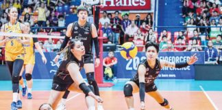 Cignal HD Spikers’ Frances Xinia Molina and Gel Cayuna tries to save the ball. PVL PHOTO