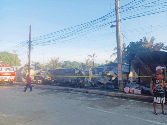 tigbauan_fire_resized Fire gutted 10 carinderias and three houses in Barangay Tan Pael, Tigbauan, Iloilo early Tuesday morning, August 20. TAN PAEL/FACEBOOK PHOTO