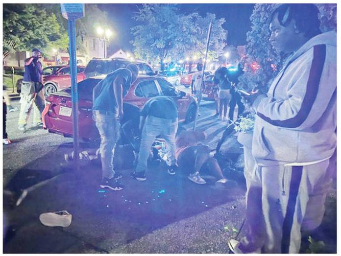 Alabama_1_resized Victims lie on the ground as police respond to a deadly mass shooting where many were also wounded outside a nightclub in Birmingham, Alabama. DREW HAWKINS, GULF STATES NEWSROOM, VIA REUTERS
