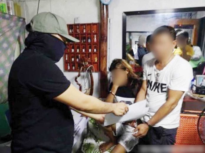P578K_‘shabu’1_(1)_resized Two high-value drug suspects from Barangay Villamonte, Bacolod City yielded P578,000 worth of illegal drugs following a buy-bust operation on Monday night, Sept. 23, 2024. PRO-6 PHOTO