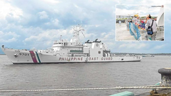 PCG_1_resized The BRP Teresa Magbanua docks at Puerto Princesa City, provincial capital of Palawan, after five months of patrolling Escoda (Sabina) Shoal, with some of its dehydrated crew members given medical attention upon the vessel’s return. Philippine Daily Inquirer, Frances Mangosing and Philippine Coast Guard