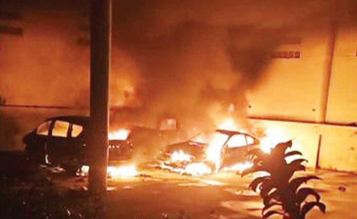 antique-1 Fire engulfed three vehicles parked at the garage of the residence of Mayor Ernesto “Toto” Tajanlangit III in Barangay Pacencia,Tobia Fornier, Antique early Sunday morning, Sept. 22, 2024. SCREENSHOT FROM MAYOR TOTO ERNESTO TAJANLANGIT III/FACEBOOK VIDEO