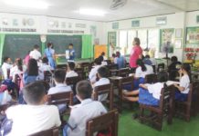 Photo shows a teacher overseeing a reading program at a public elementary school in Barotac Nuevo, Iloilo. JASPER JAN SANTOS PHOTO