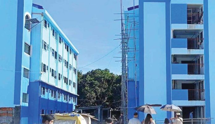 housing-pic Department of Human Settlements and Urban Development Region 6 data showed that Iloilo City has a backlog of 29,948 housing units. Photo shows the city government’s residential complex in Barangay San Isidro, Jaro district. ILOILO CITY LOCAL HOUSING OFFICE PHOTO