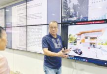 Family of Ilonggo nat’l folk artist receives aid Iloilo Provincial Administrator Raul Banias presents a plan to establish a “School of Living Traditions” at the Fernandez Perez Memorial National High School in Barangay Datagan, Calinog, Iloilo. CAPITOL PHOTO