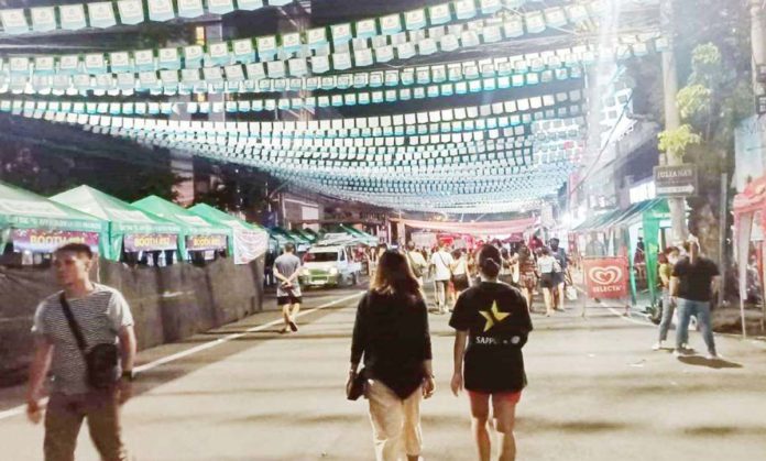 masskara_kiosks_1_resized As early as third week of September last year, or two weeks before the official start of the MassKara Festival 2023, all food kiosks in three major festival sites were sold out. RADYO BANDERA/FACEBOOK PHOTO