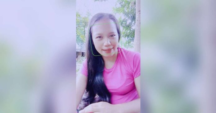 mondero 1_superimposed Lyn Mondero, 35, is a Grade 11 student at Cabardo National High School in Alimodian, Iloilo. She is one of the beneficiaries of the Department of Education’s Alternative Learning System.
