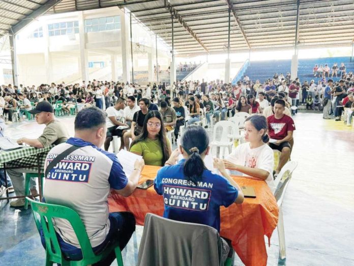paid_PR_guintu_aid_resized Over 600 students in President Roxas, Capiz applied for educational assistance under the funding effort of Pinuno party-list’s Rep. Howard Guintu.