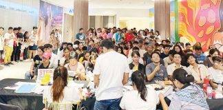 The Commission on Elections in Iloilo City says the number of applicants surged by almost 300% during the final day of voters’ registration on Monday, Sept. 30, 2024. Photo shows last-minute registrants at Festive Walk Mall in Mandurriao district as of 4:45 p.m. yesterday. MAI LADIAO/PN