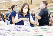 La Niña could boost local sugar production – SRA The Sugar Regulatory Administration assured the public of a stable supply of sugar until the end of the milling season around May or June 2025. File photo shows personnel of the Consumer Protection Group inspecting the sugar section of a supermarket in Manila. DTI PHOTO