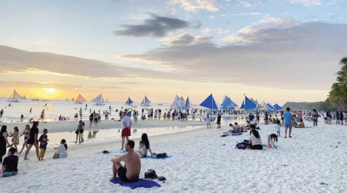 Boracay Island in Malay, Aklan bagged Asia's Leading Luxury Island Destination 2024 award. PHOTO COURTESY OF BOMBO RADYO KALIBO