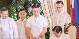 President Ferdinand R. Marcos Jr. emphasized the importance of education as the greatest legacy to be passed on to the young Filipinos. The President made the pitch as he led the ceremonial signing of the Academic Recovery and Accessible Learning (ARAL) Program Bill in Malacañang on Friday. Looking on are Education Secretary Sonny Angara, Sen. Francis Tolentino, Senate President Francis Escudero, and Sen. Sherwin Gatchalian. PCO
