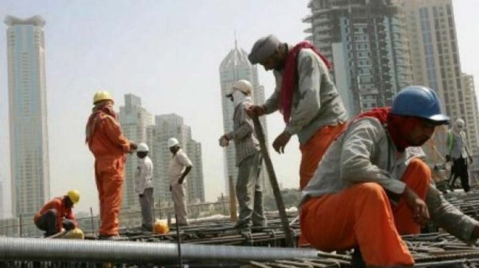 Filipino-workers There are currently 898,014 Filipino workers in the Kingdom of Saudi Arabia, according to Saudi Ministry of Human Resources and Social Development. REPRESENTATIONAL IMAGE/AFP PHOTO