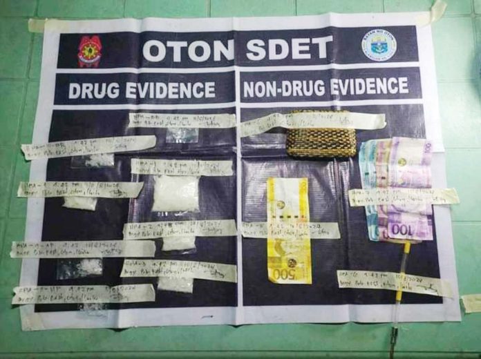 IPPO-shabu2-1 Officers of the Oton Municipal Police Station arrested four drug suspects and seized P408,000 worth of suspected shabu in a buy-bust operation in Barangay Poblacion East, Oton, Iloilo on Tuesday night, Oct. 8, 2024. K5 NEWS FM ILOILO PHOTOS