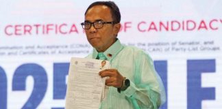 Daniel Magtira flashes his Certificate of Candidacy for a Senate seat. PHOTO COURTESY OF JONAS SULIT/ABANTE NEWS ONLINE