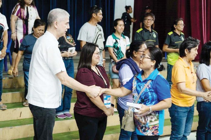 VAW-desk-officers-1 Barangay violence against women desk officers from the 4th District of Negros Occidental receive mobile phones from the provincial government to enhance communication in their vital roles in addressing violence against women and children. THE CITYBRIDGE/FACEBOOK PHOTO