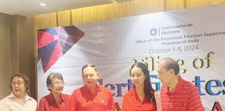 Gov. Arthur Defensor Jr. (center) filed his certificate of candidacy for reelection on Oct. 7, accompanied by his parents, former governor Arthur Defensor Sr. (right) and Cosette Defensor (second from left). COMELEC ILOILO PROVINCE PHOTO