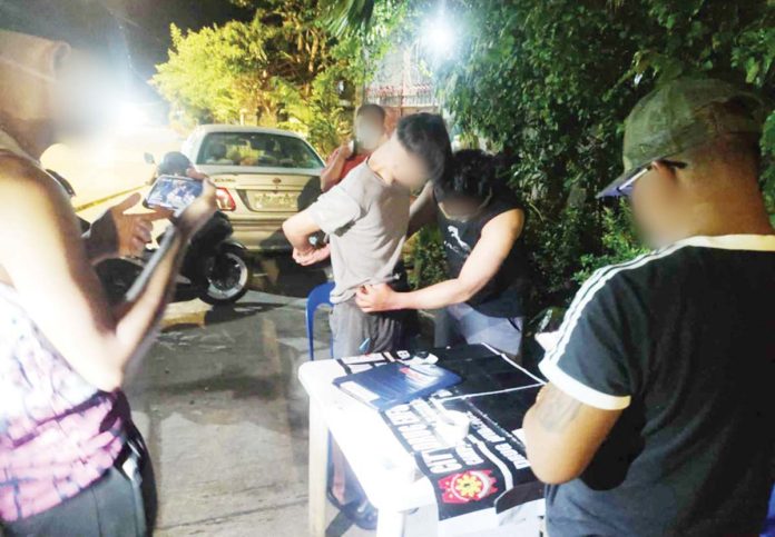 grade-11-student-shabu An 18-year-old student was caught in a buy-bust operation in Barangay Calumpang, Molo, Iloilo City on Monday, Oct. 7, 2024. Police seized around P1,156,000 worth of suspected shabu. PRO-6 PHOTO