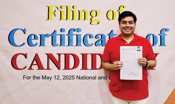 guintu-PR "Nagpasalamat ako sa aton mga supporters nga nag-upod diri sa akon COC (certificate of candidacy) filing. Ini nga pagpadalagan indi para sa akon, kundi para sa inyo," says Guintu after he filed his COC as representative of Capiz’s 1st District.