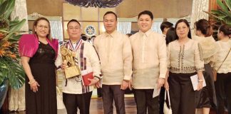 Public School District Supervisor of the Districts of Bugasong and Valderrama (Antique) Daryl Berdin Arguelles and Schools Division Superintendent Dr. Nicasio Frio, with Civil Service Commission - Antique provincial director Andre Ladigohon and other CSC personnel. Photo from Decelyn Arguelles