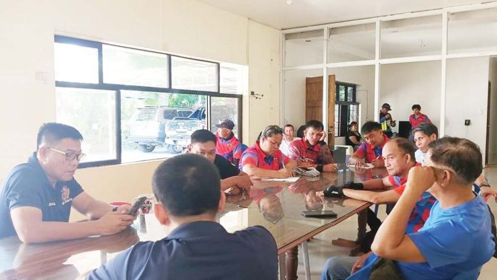 mai-traffic-parade-caption-1 Iloilo City’s Transport and Traffic Management Office head Uldarico Garbanzos convened traffic enforcers on Monday, Oct. 7, in connection with the foot parade and caravan today, Oct. 8, organized by Team Uswag in line with their filing of certificates of candidacy. ILOILO CITY TRAFFIC MANAGEMENT UNIT PHOTO