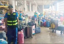 Refund sought for NAIA-3 baggage delay Hundreds of luggage are stuck at the NAIA Terminal 3 as of Tuesday, Oct. 22, 2024, due to the baggage handling system "technical issue." PNA/CONTRIBUTED PHOTO