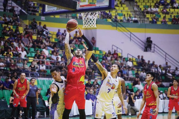 sports-Fuller Rain or Shine Elasto Painters’ Aaron Fuller converts his game-winning basket. PBA PHOTO