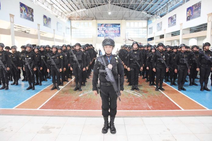 SWAT-grads A total of 103 police officers successfully graduated from the Special Weapons and Tactics (SWAT) training of the Police Regional Office 6. PRO-6 PHOTO