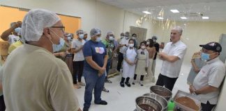 Gov. Eugenio Jose Lacson visited the Shared Service Facility during the chocolate processing training. NEGROS OCCIDENTAL PIO PHOTO