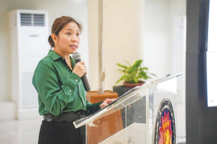 e-market_resized Budget Secretary Amenah Pangandaman approved the Government Procurement Policy Board Resolution 06-2024 (Approving the Proposed Guidelines for the Pilot Implementation of the Philippine Government Electronic Procurement System Electronic Marketplace) that would set the stage for the trial run of the government procurement electronic marketplace. DBM PHOTO