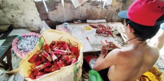 The Bureau of Fire Protection in Western Visayas recommends storing firecrackers in secure locations, away from children and excessive heat, and advises against setting off fireworks while under the influence of alcohol this upcoming holiday season. PN PHOTO