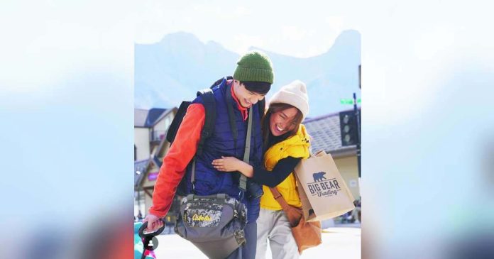 hello-love-again-1_superimposed Alden Richards and Kathryn Bernardo in “Hello, Love, Again”. @ALDENRICHARDS02/INSTAGRAM PHOTO