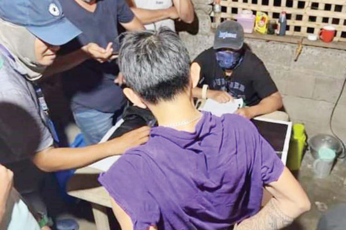 numancia A 37-year-old drug suspect was caught with a total of 21 plastic sachets of suspected shabu on Nov. 15, 2024 in Sitio Karabaw, Barangay Pusiw, Numancia, Aklan. XFM KALIBO 96.5/FACEBOOK PHOTO