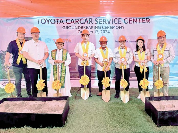 toyota (From left) Toyota Mabolo, Cebu (TML) Director Cliffson Yau, TML Executive Vice President Joseph Lo, Parish Priest of Archdiocesan Shrine of Sta. Teresa de Avila Msgr. Robert Alesna, TML Chairman Philip Lo, Barangay Ocaña captain Dario Ramos, Toyota Motor Philippines (TMP) First Vice President of Customer Service Operations Bernardino Arevalo, TMP Vice President for Network Sales & Systems Cluster Elijah Sue Marcial, and TMP Vice President for Service Network Management Cluster Jeff Matsuo