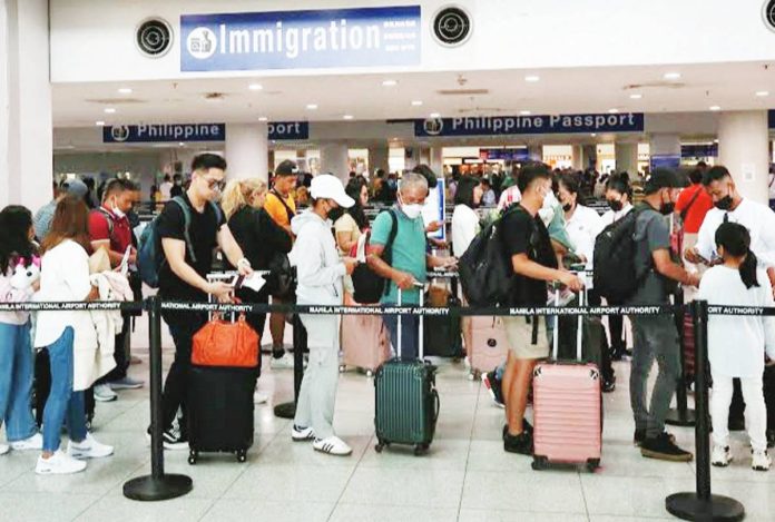 The number of international visitors to the Philippines has reached 4,879,022 as of November 1, 2024. INQUIRER PHOTO/RICHARD A. REYES