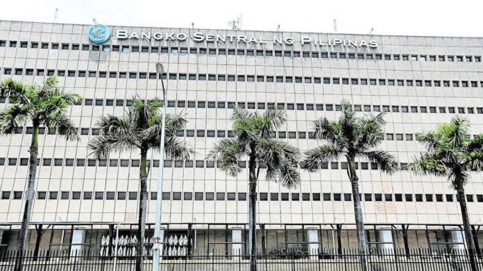 BSP The Bangko Sentral ng Pilipinas reported that a nationwide survey of 5,350 families showed 25.6 percent of families in the country have money to save in the October-December period. PHOTO COURTESY OF INQUIRER.NET