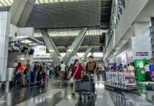NAIA probes ‘unfair treatment’ of baggage porters The private operator of the Ninoy Aquino International Airport is investigating reports of unfair treatment of baggage porters at the country’s primary gateway. PHOTO COURTESY OF CONTEXT.PH