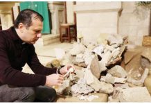 Palestinian Christians struggle to find Christmas hope A baby Jesus figure is placed on top of a pile of rubble in Bethlehem’s Evangelical Lutheran Church, with sermons focusing on the Gaza war. REUTERS