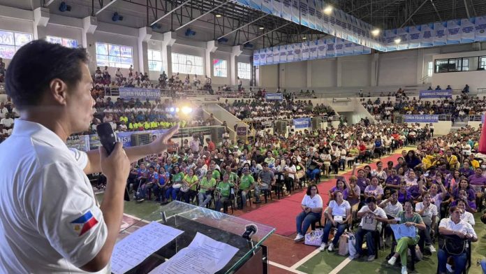 bacolod-sectoral-summit Mayor Albee Benitez led the Sectoral Summit 2024 at the Bacolod City College, highlighting the launch of the Sectoral ID Registration to enhance access to government programs and services for various sectors. Photo courtesy of Bacolod City PIO