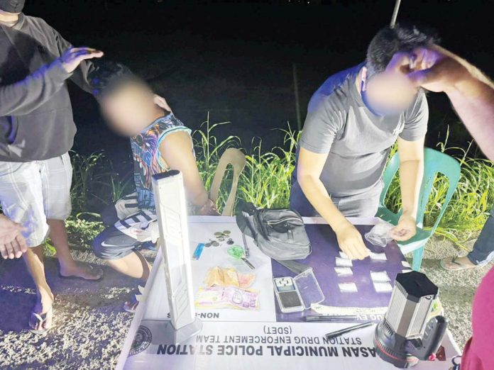 balasan_resized A former member of the Philippine National Police, alias “Edgar”, yielded 66 grams of alleged shabu with an estimated value of P448,000 in a buy-bust operation in Barangay Tingui-n, Balasan, Iloilo. IPPO PHOTO