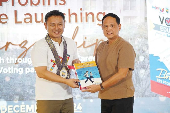 banner-pic1 Department of Education Secretary Sonny Angara went on a blitz of school visits and groundbreaking of new facilities in Iloilo Province on Friday, December 13, 2024. He was joined by notable Ilonggo leaders.